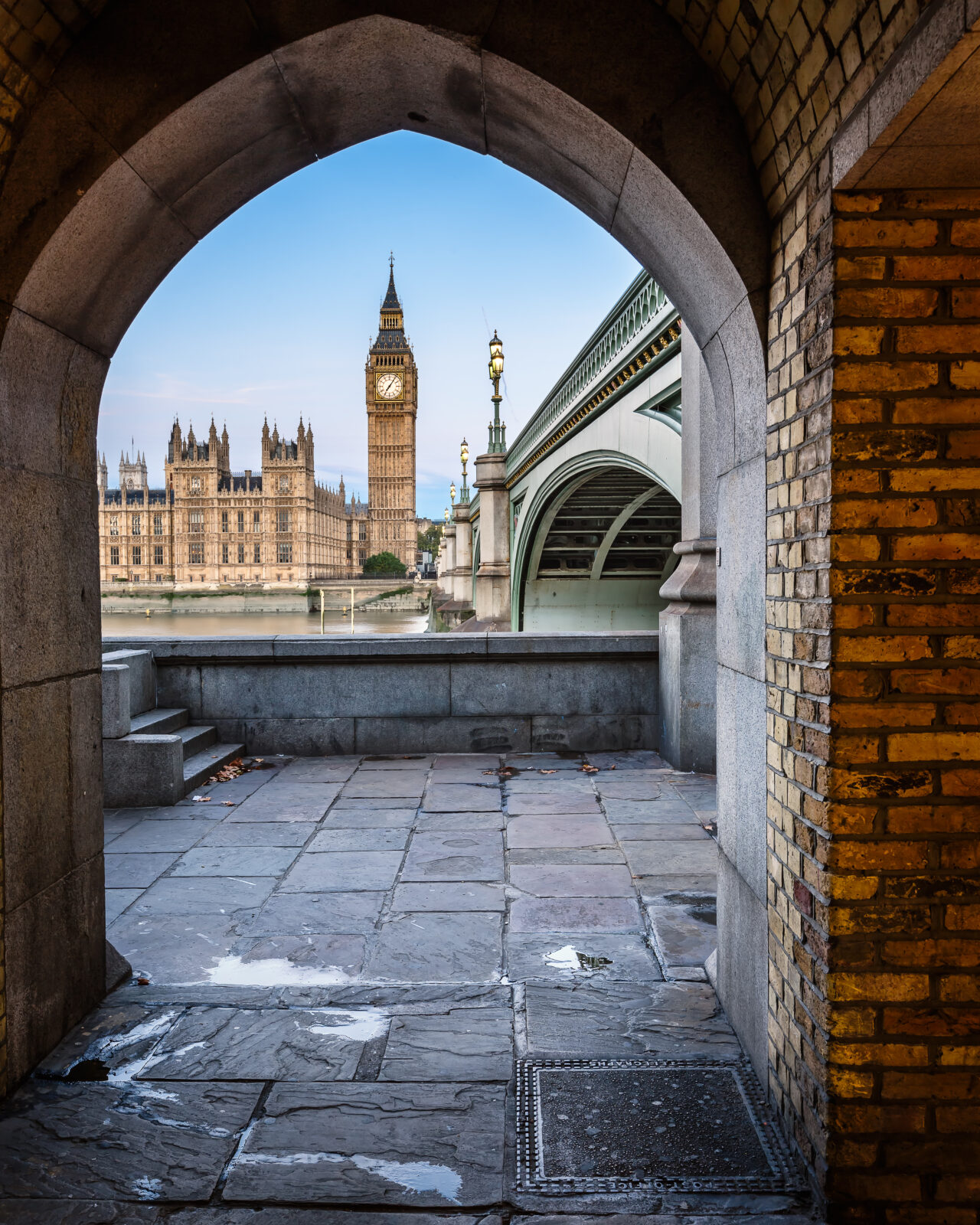 Big Ben Queen Elizabeth Tower And Wesminster Bridge Framed In Archway